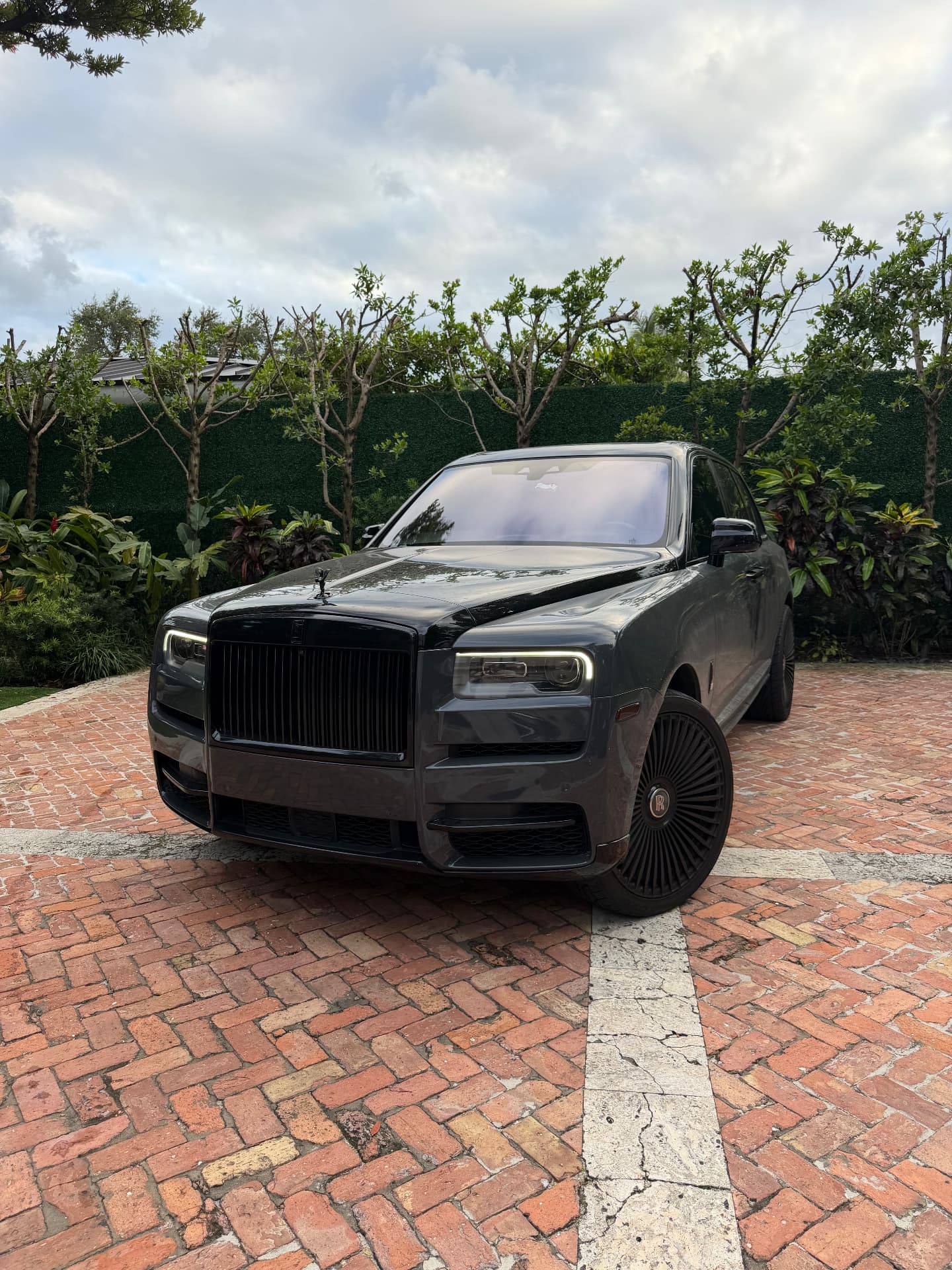 2021 Rolls-Royce Cullinan Black/Red #6340 — photo 1